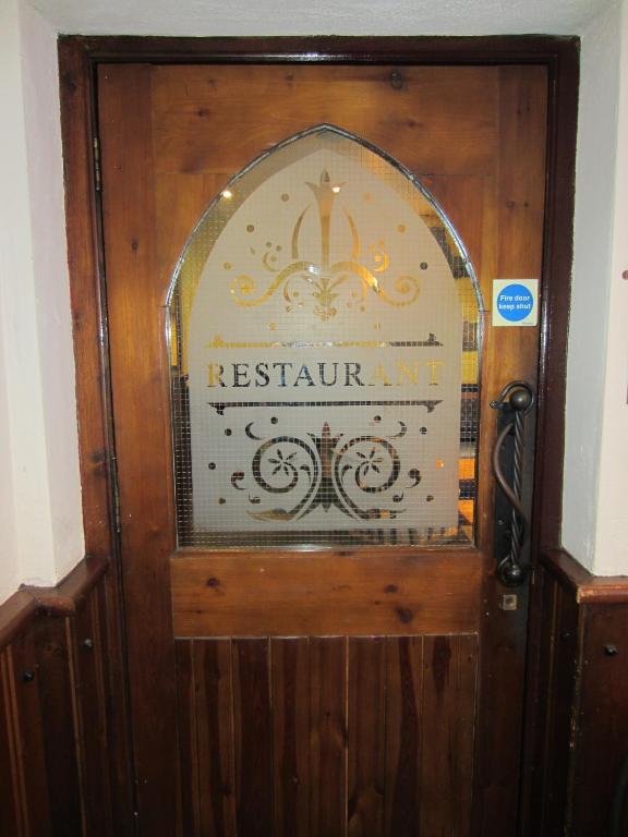 Montagu Arms room 2
